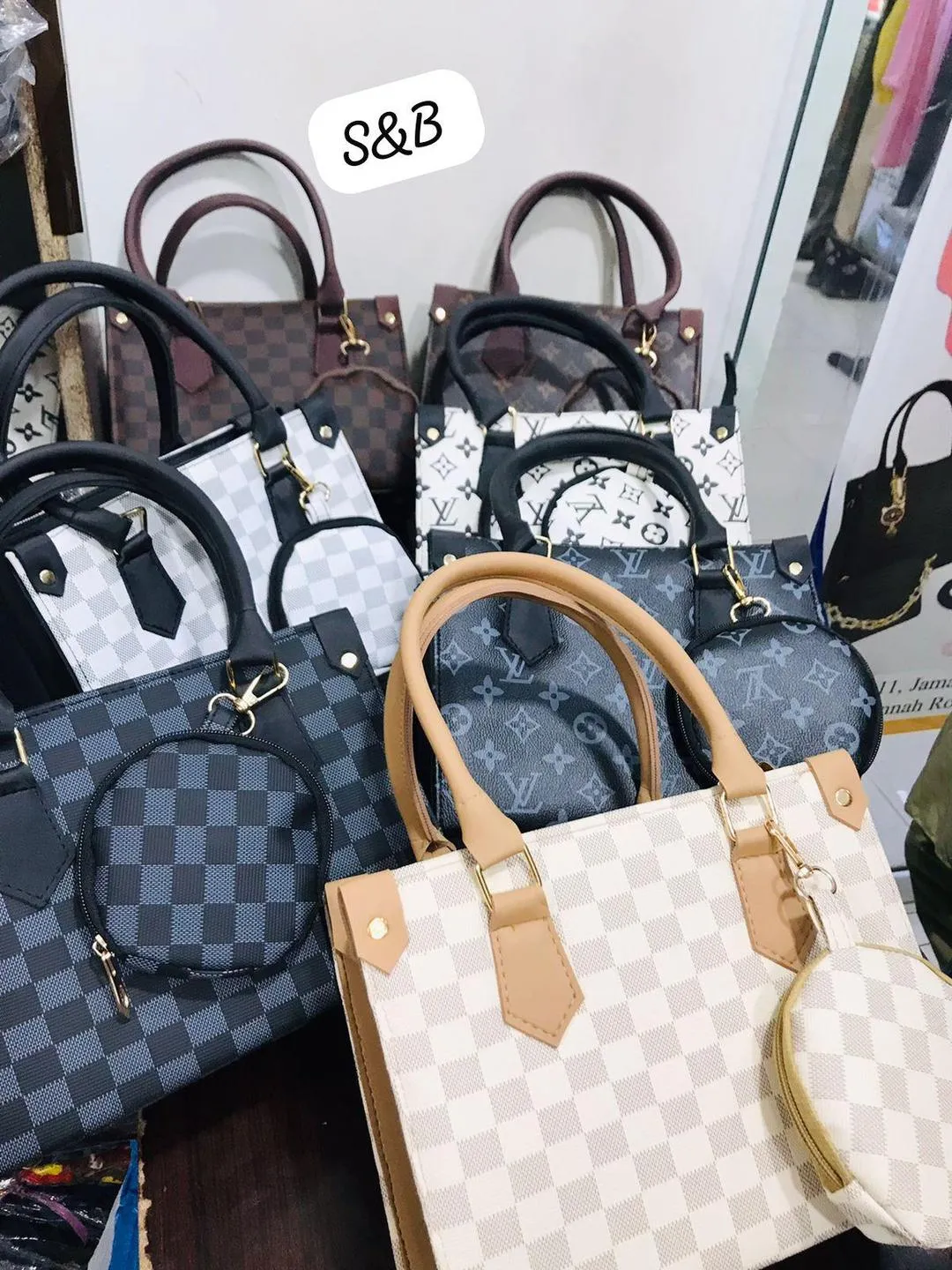 Stylish Women's PU Leather Hand Bag & Pouch - 2 Pcs - Image 8